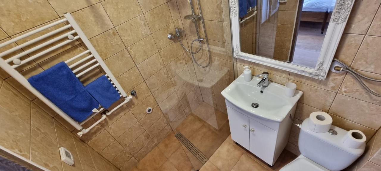 Veronica Studio Piatra Neamt Bagian luar foto